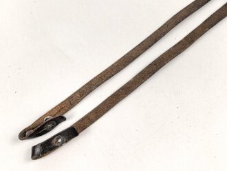 Trageriemen für ein Fernglas, Breite knapp 1cm, Gesamtlänge 108cm