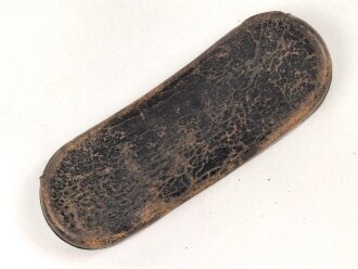 Regenschutzdeckel für ein Fernglas, Breite etwa 11,5cm
