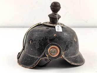 Pickelhaube aus Pappe für eine Kinderuniform. Unvollständig, defekt