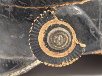 Pickelhaube aus Pappe für eine Kinderuniform. Unvollständig, defekt