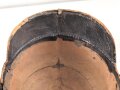 Pickelhaube aus Pappe für eine Kinderuniform. Unvollständig, defekt