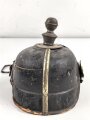 Pickelhaube aus Pappe für eine Kinderuniform. Unvollständig, defekt