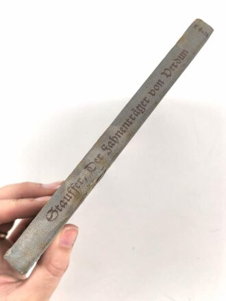 "Der Fahnenträger von Verdun" datiert 1923, 95 Seiten, DIN A5, eine Seiten zerrissen und Einband lose