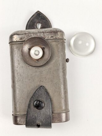 1.Weltkrieg, Taschenlampe ohne Bezeichnung,  Originallack, das Glas sitzt lose auf