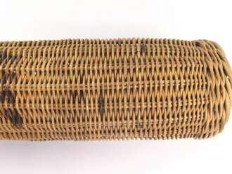1.Weltkrieg, Weidenkorb für eine Artilleriegranate. Bodendurchmesser etwa 19cm, Höhe 66cm