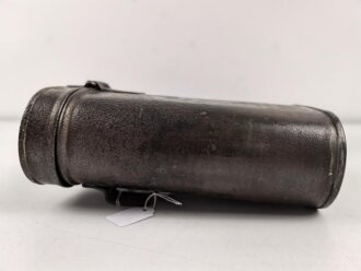 Eisenblechbehälter mit unbekannter Verwendung. Bodenbreite 12cm, Höhe 17,5cm