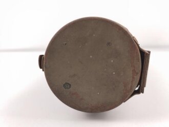 Eisenblechbehälter mit unbekannter Verwendung. Durchmesser knapp 10cm, Gesamtlänge 38cm.