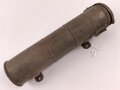 Eisenblechbehälter mit unbekannter Verwendung. Durchmesser knapp 10cm, Gesamtlänge 38cm.