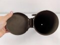 Eisenblechbehälter mit unbekannter Verwendung. Durchmesser knapp 10cm, Gesamtlänge 38cm.