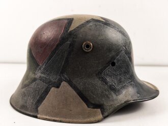 1.Weltkrieg Stahlhelmglocke, Hersteller ET64, neuzeitlich lackiert