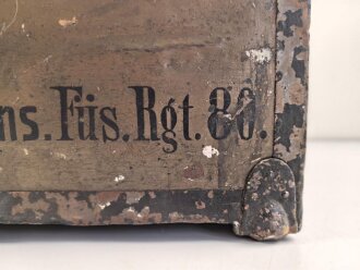 1.Weltkrieg, Offizierskiste des Hauptmann Mietens, Angehöriger im Füsilier Regiment 80. Originallack, Maße etwa 35 x 70 x 30cm