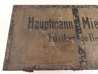 1.Weltkrieg, Offizierskiste des Hauptmann Mietens, Angehöriger im Füsilier Regiment 80. Originallack, Maße etwa 35 x 70 x 30cm