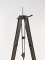 Hölzernes Gestell, Zapfendurchmesser 13mm. Originallack, nicht ausgezogen ohne Zapfen 59cm lang., keine Markierungen