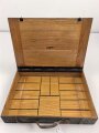 Transportkasten aus Holz, Maße etwa 22,5, x 32 x 5,5cm. Unmarkiert, Originallack