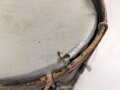 Frankreich, alte Trommel Hersteller J & E Gaudu. Höchstwahrscheinlich militärischen Ursprungs. Durchmesser etwa 36cm. Die Felle "erneuert" ungereinigt