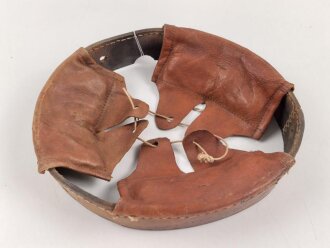 1.Weltkrieg, Innenfutter für einen Stahlhelm Modell 1916. Neuzeitliche Fertigung, datiert 1917. Umfang aussen gemessen 65cm
