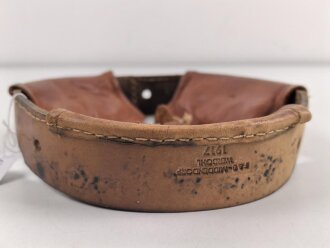 1.Weltkrieg, Innenfutter für einen Stahlhelm Modell 1916. Neuzeitliche Fertigung, datiert 1917. Umfang aussen gemessen 65cm