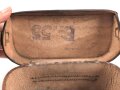 Koppeltasche für Sanitäter, frühes Stück mit Messingbeschlägen, ungereinigt, Leder zum Teil angetrocknet