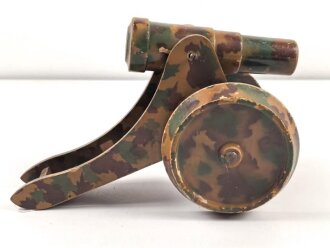 Spielzeug Kanone, vermutlich ein Geschütz aus dem 1. Weltkrieg Darstellend. Gesamtlänge etwa 28cm, Originallack