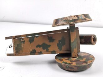 Spielzeug Kanone, vermutlich ein Geschütz aus dem 1. Weltkrieg Darstellend. Gesamtlänge etwa 28cm, Originallack