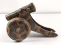 Spielzeug Kanone, vermutlich ein Geschütz aus dem 1. Weltkrieg Darstellend. Gesamtlänge etwa 28cm, Originallack