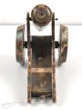 Spielzeug Kanone, vermutlich ein Geschütz aus dem 1. Weltkrieg Darstellend. Gesamtlänge etwa 28cm, Originallack