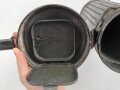 Bereitschaftsbüchse Modell 1938 für eine Gasmaske der Wehrmacht. Überlackiertes Stück, datiert 1940