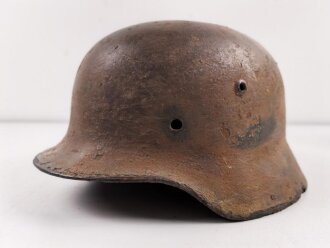 Stahlhelmglocke Modell 1935 Wehrmacht. Grob gereinigter Wasserfund
