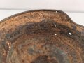 Stahlhelmglocke Modell 1935 Wehrmacht. Grob gereinigter Wasserfund