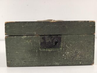 Transportbehälter Holz für " Kampfstoffproben" der Wehrmacht. Überlackiertes Stück
