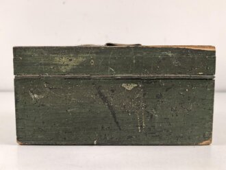 Transportbehälter Holz für " Kampfstoffproben" der Wehrmacht. Überlackiertes Stück