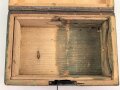 Transportbehälter Holz für " Kampfstoffproben" der Wehrmacht. Überlackiertes Stück