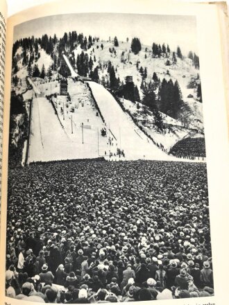 "Kampf und Sieg in Schnee und Eis - Winterolympia 1936" datiert 1937, 111 Seiten, über DIN A5