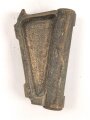 Kleine Wasserwaage in Messingvorrichtung. Frankreich ?. Datiert 1907, in Lederhülle, diese etwa 9,5cm lang
