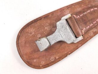 Teil eines Blankwaffengehänge Wehrmacht. Ungereinigt , Federmechanismus defekt