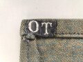 Stück grünmelierter Stoff samt Innefutterstoff von einem "Knochensack" der Fallschirmjäger. Sicherlich nach dem Krieg zu einer Werkzeugrolle umgebaut. Maße 22,5 x 28cm