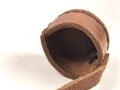 Regenschutzdeckel für ein Zielfernrohr. Leder, Durchmesser der Kappen innen 27 und 30mm, Abstand der Deckel 15cm