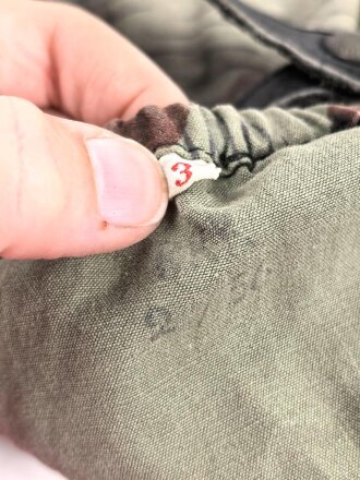 Bundeswehr, Paar Tarnhandschuhe aus den 1950iger Jahren. Stark getragen