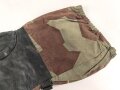 Bundeswehr, einzelner Tarnhandschuh aus den 1950iger Jahren. Stark getragen