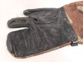 Bundeswehr, einzelner Tarnhandschuh aus den 1950iger Jahren. Stark getragen