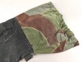 Bundeswehr, einzelner Tarnhandschuh aus den 1950iger Jahren. Stark getragen