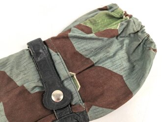 Bundeswehr, einzelner Tarnhandschuh aus den 1950iger Jahren. Stark getragen