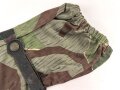 Bundeswehr, einzelner Tarnhandschuh aus den 1950iger Jahren. Stark getragen