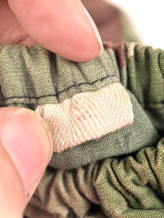 Bundeswehr, einzelner Tarnhandschuh aus den 1950iger Jahren. Stark getragen
