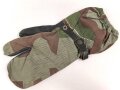 Bundeswehr, einzelner Tarnhandschuh aus den 1950iger Jahren. Stark getragen
