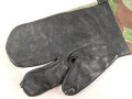 Bundeswehr, einzelner Tarnhandschuh aus den 1950iger Jahren. Stark getragen