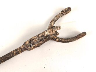 1.Weltkrieg, mir unbekanntes Ausrüstungsstück, unereinigter Bodenfund aus alter Sammlung, Gesamtlänge etwa 52cm