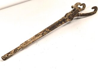 1.Weltkrieg, mir unbekanntes Ausrüstungsstück, unereinigter Bodenfund aus alter Sammlung, Gesamtlänge etwa 52cm