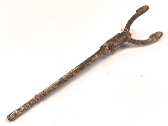 1.Weltkrieg, mir unbekanntes Ausrüstungsstück, unereinigter Bodenfund aus alter Sammlung, Gesamtlänge etwa 52cm