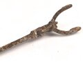 1.Weltkrieg, mir unbekanntes Ausrüstungsstück, unereinigter Bodenfund aus alter Sammlung, Gesamtlänge etwa 52cm